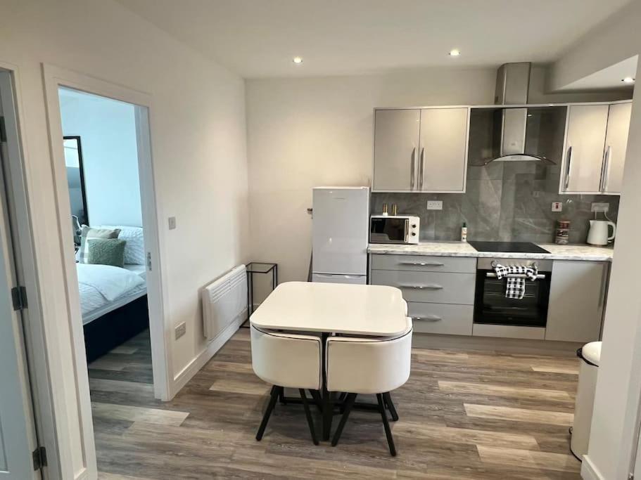 New 2 Bed Preston City Centre Flat - Sleeps 4 מראה חיצוני תמונה